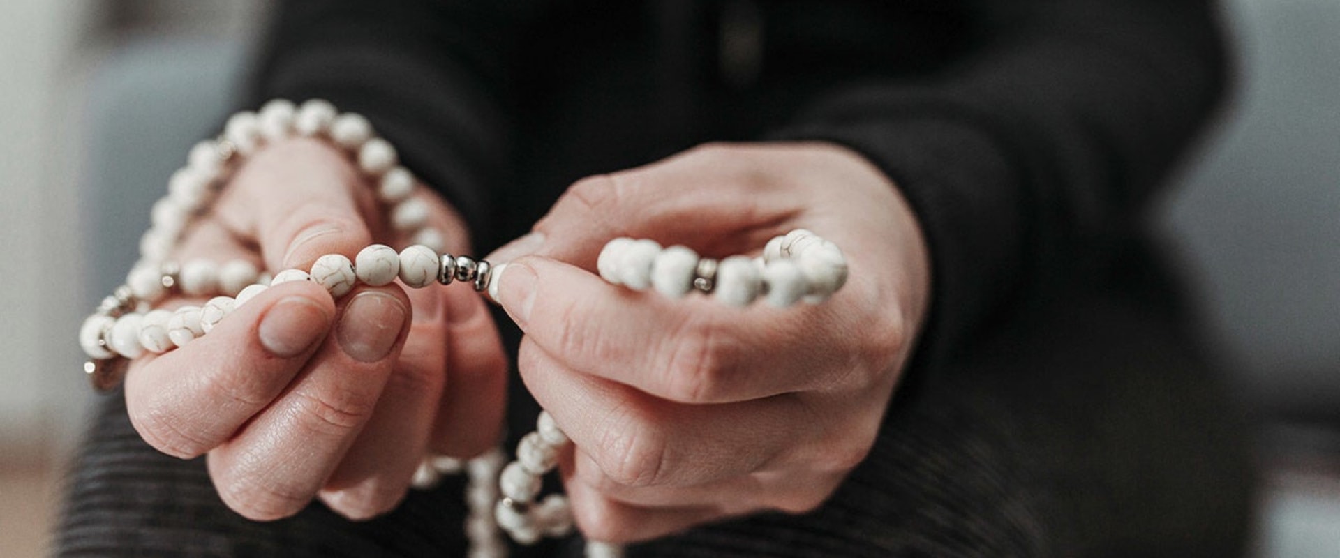 Praying with Beads: A Comprehensive Guide to Prayer Methods
